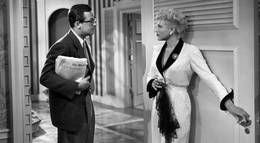 Кадр из фильма "Рожденная вчера" - 2