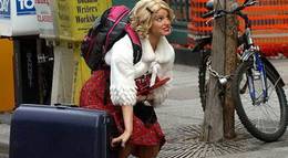 Кадр из фильма "Блондинка с амбициями" - 2