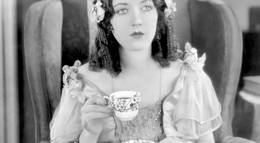 Кадр из фильма "Огни старого Бродвея" - 1