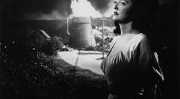 Кадр из фильма "За лесом" - 2