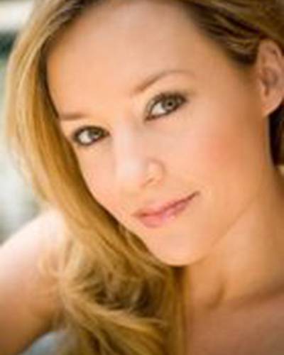 Julie Corgill фото