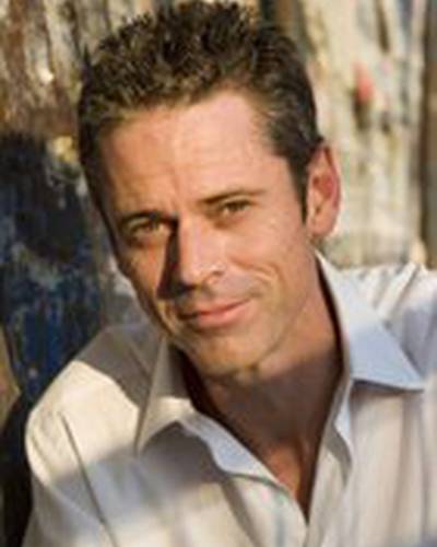 Си Томас Хауэлл фото