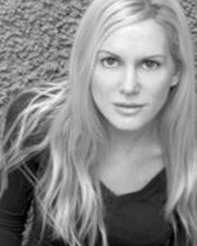 Anouk Ogueta фото