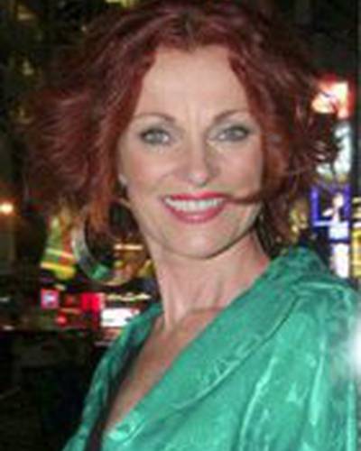 Мерседес Холл фото