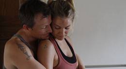 Кадр из фильма "Совсем как женщина" - 2