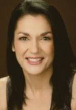 Ивонн Холл фото