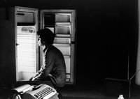 Кадр Парень встречает девушку