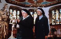 Кадр Монахини в бегах