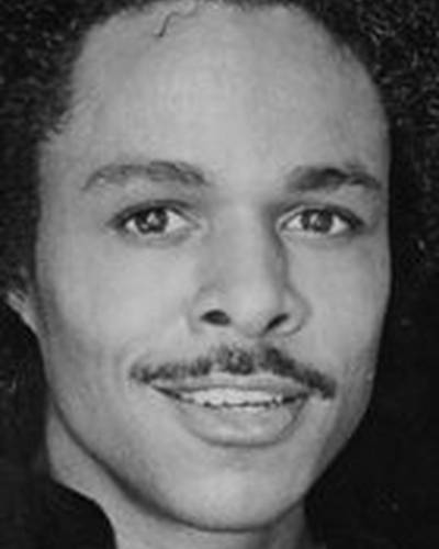 Леон Айзек Кеннеди фото