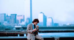 Кадр из фильма "Яркие огни, большой город" - 1