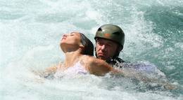 Кадр из фильма "На свой страх и риск" - 1