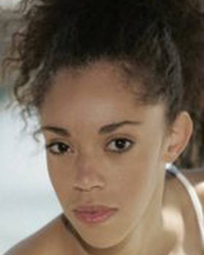 Айла Роуз Барро фото