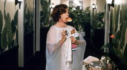 Кадр из фильма "Калифорнийский отель" - 1