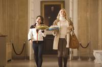 Кадр Я не знаю, как она делает это