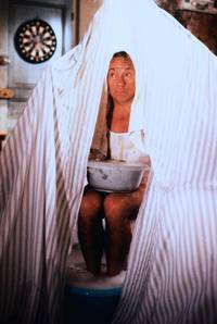 Кадр Услуга, часы и очень большая рыба