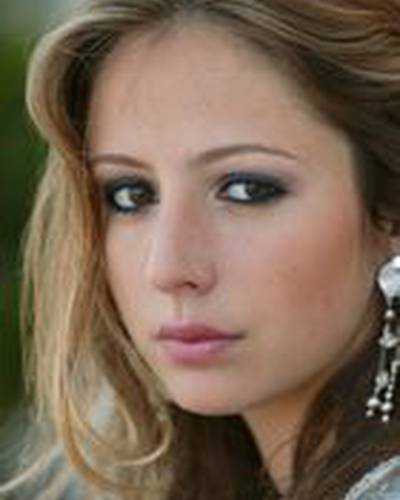 Джулия Леви-Бекен фото