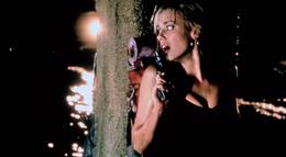 Кадр из фильма "Американский киборг: Стальной воин" - 1