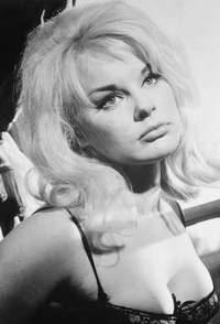 Кадр De quoi tu te mêles Daniela!