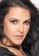 Неха Дхупия фото