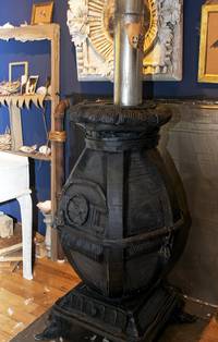 Кадр Man Shops Globe