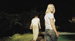 Кадр из фильма "Бунгало" - 2