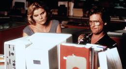 Кадр из фильма "Скверный сезон" - 2