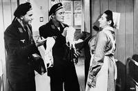 Кадр Акулы и мелкие рыбешки