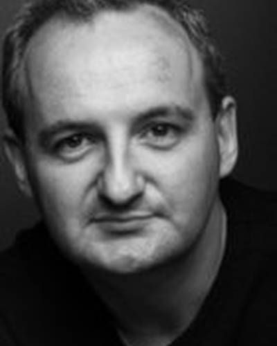 Майкл Бейтс фото