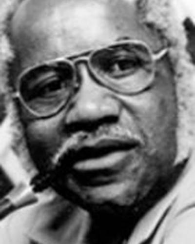 Робак «Попс» Стэйплс фото