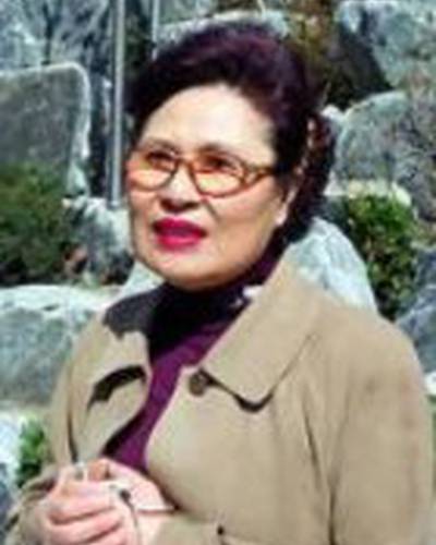 Чжи-ен Ким фото