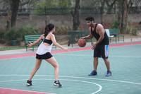 Кадр Подруга наполовину