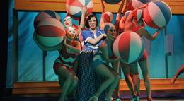 Кадр из фильма "Миссис Хендерсон представляет" - 2