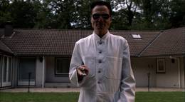 Кадр из фильма "Человеческая многоножка" - 2