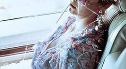 Кадр из фильма "Только через ее труп" - 2