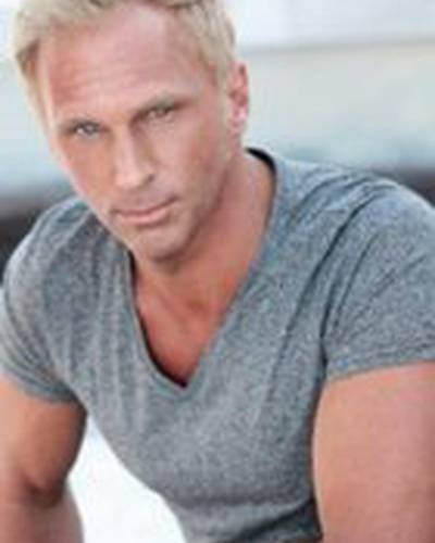 Кристофер В. Холмс фото