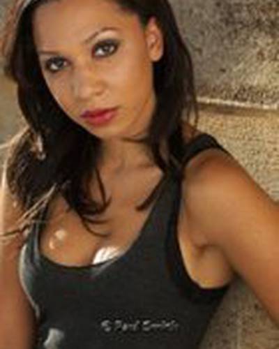 Сара Холлис фото