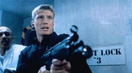 Кадр из фильма "Миротворец" - 2