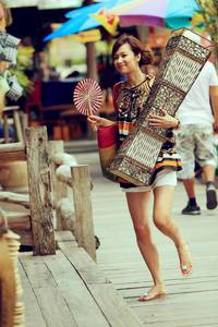 Кадр Вперед, Лала