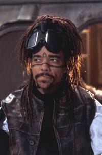 Кадр Джонни Мнемоник