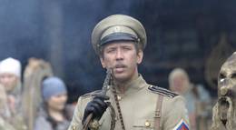 Кадр из фильма "Охота на пиранью" - 2