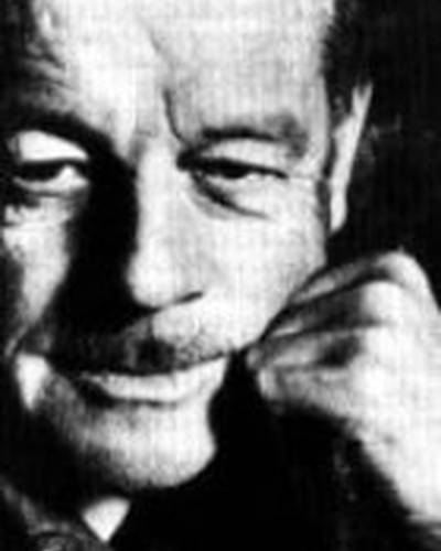 Алистер МакЛин фото