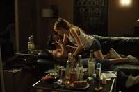 Кадр Секс, вечеринки и ложь