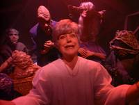 Кадр Существо в корзине 2