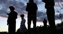 Кадр из фильма "Диббук. История странствующих душ" - 2