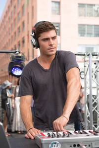 Кадр 128 ударов сердца в минуту