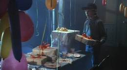 Кадр из фильма "Жуть" - 1