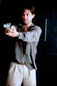 Кадр Незаконное вторжение