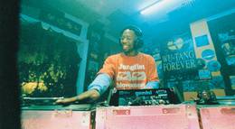 Кадр из фильма "В отрыв!" - 2