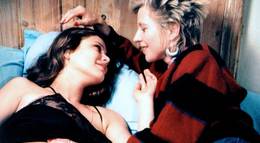 Кадр из фильма "Будущее – это женщина" - 1