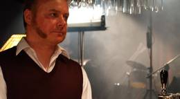 Кадр из фильма "Виски с молоком" - 1